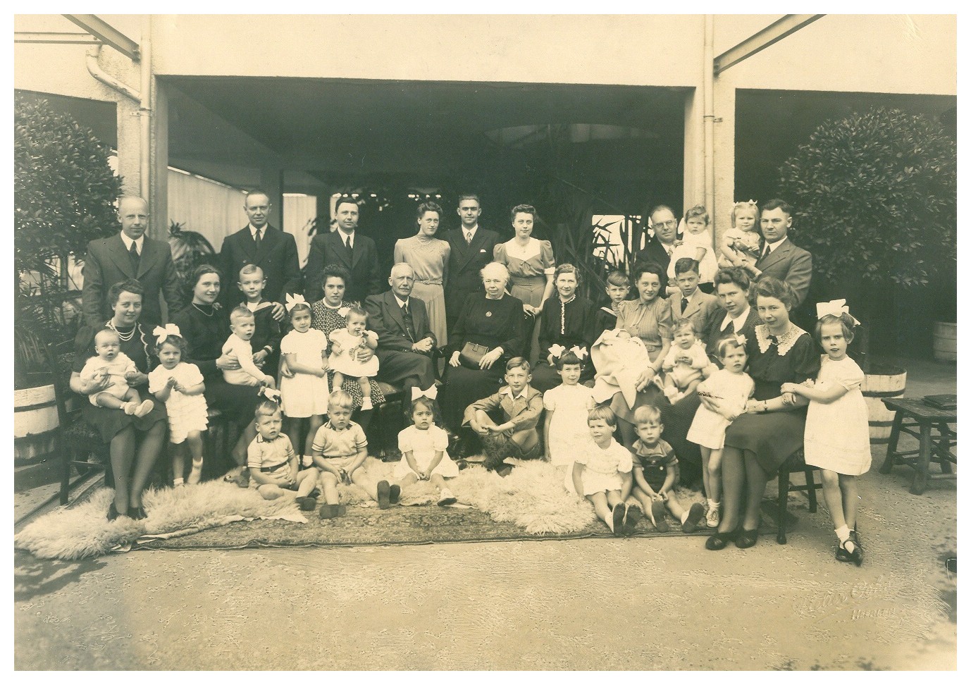 NicRui398_1943-10-12_kinderen-kleinkinderen.jpg