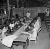 928 - Pierre Schunck in der Arbeitskleidungfabrik auf Bonaire